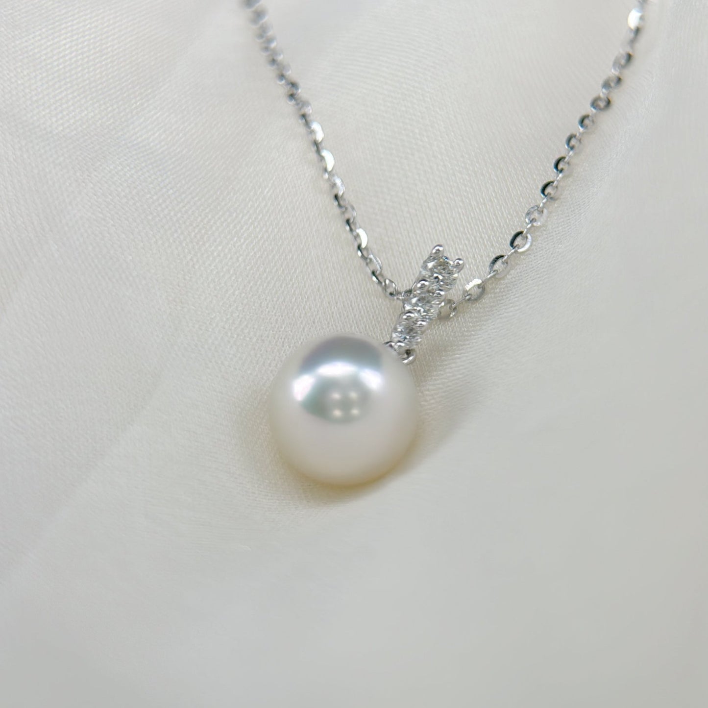 Akoya Pendant with Diamond in 18k White Gold, d0.058ct,8.5-9mm