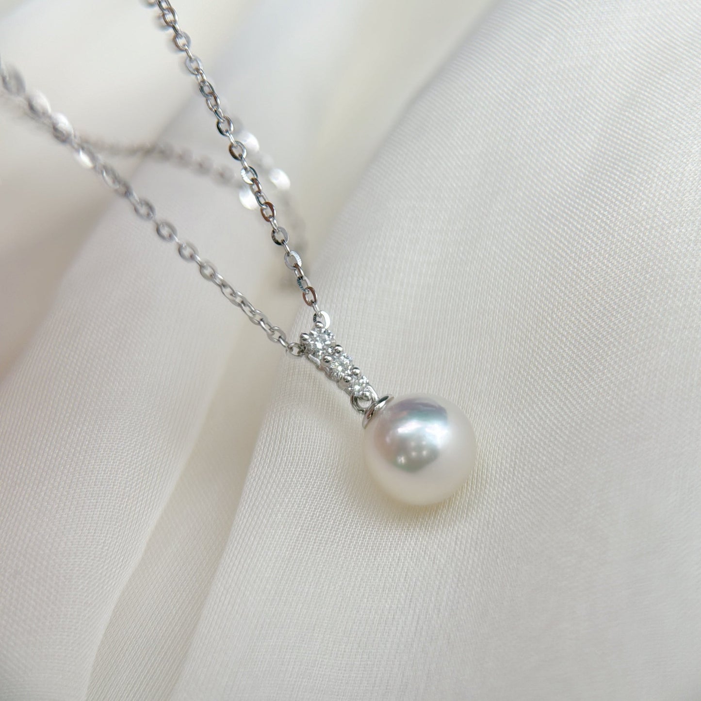 Akoya Pendant with Diamond in 18k White Gold, d0.058ct,8.5-9mm