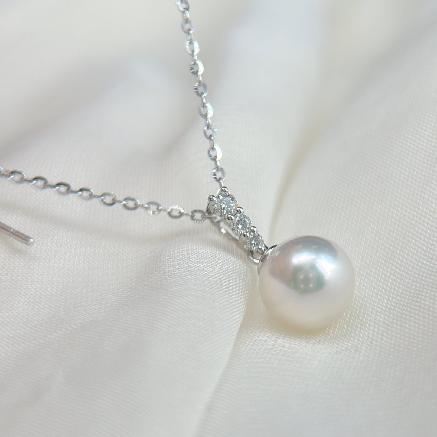 Akoya Pendant with Diamond in 18k White Gold, d0.058ct,8.5-9mm