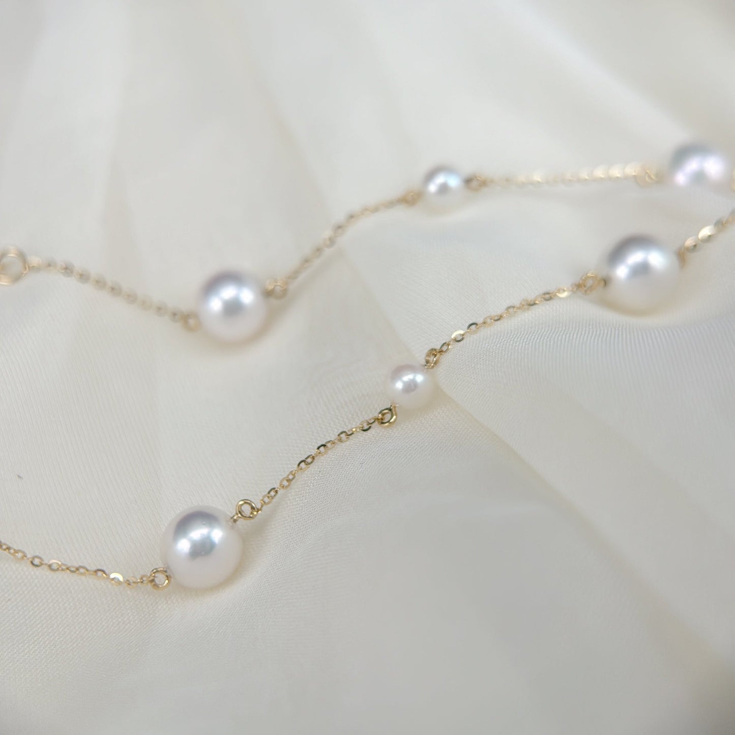 Akoya Pearl Stationed Necklace in 18K Yellow Gold, 7-7.5mm,4-4.5mm
