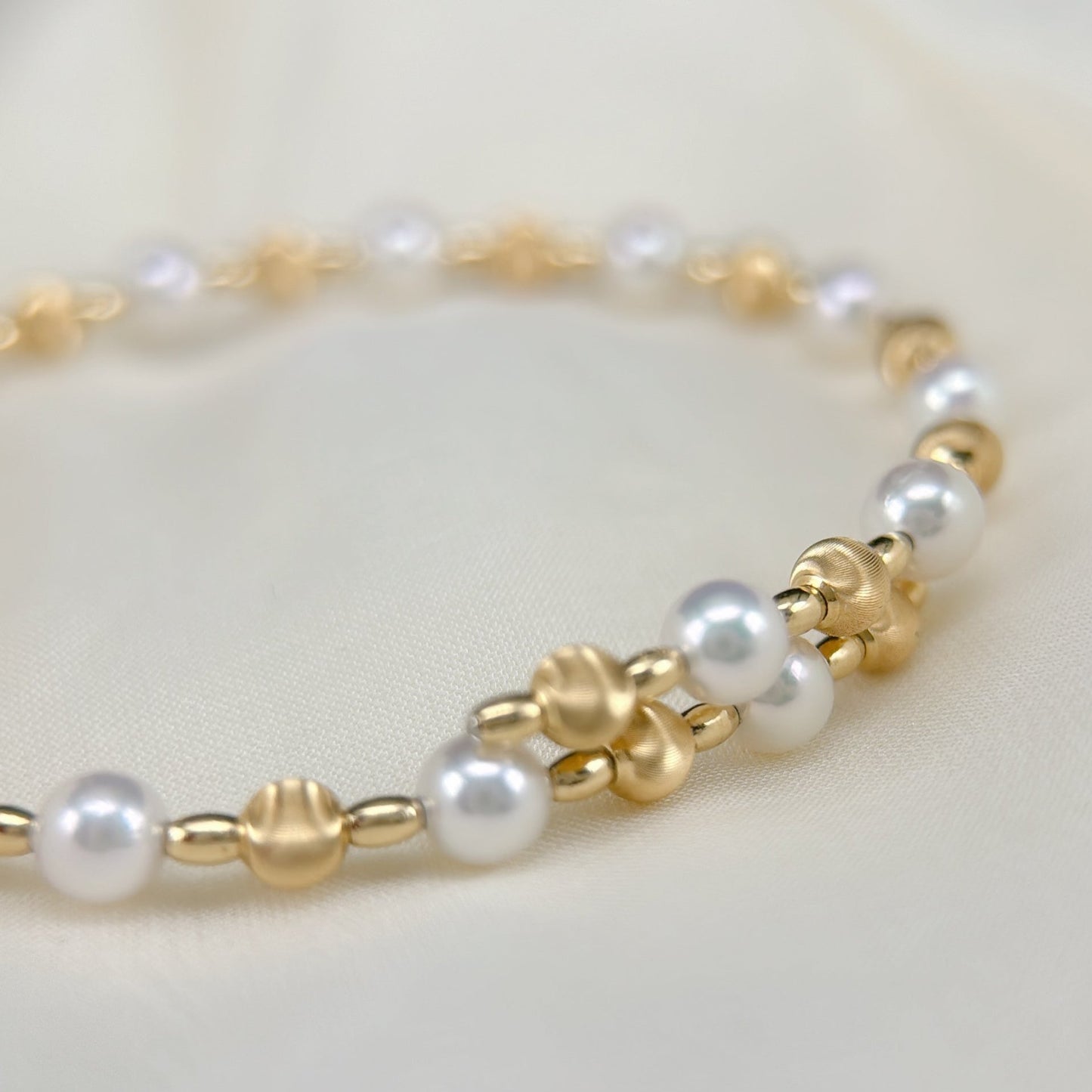 Akoya Pearl Bracelet in 18K Yellow Gold, 4.5-5mm
