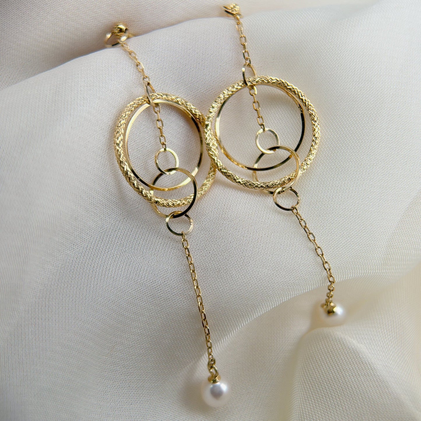 Akoya Pearl Earrings in 18K Yellow Gold, 4.5-5mm