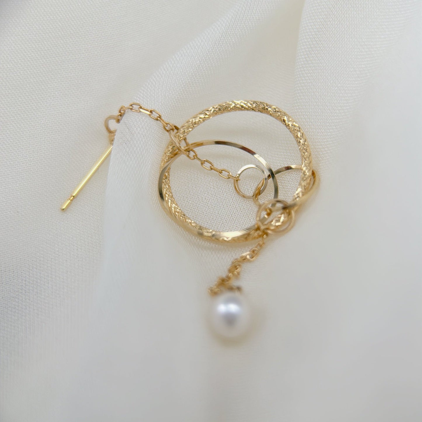 Akoya Pearl Earrings in 18K Yellow Gold, 4.5-5mm