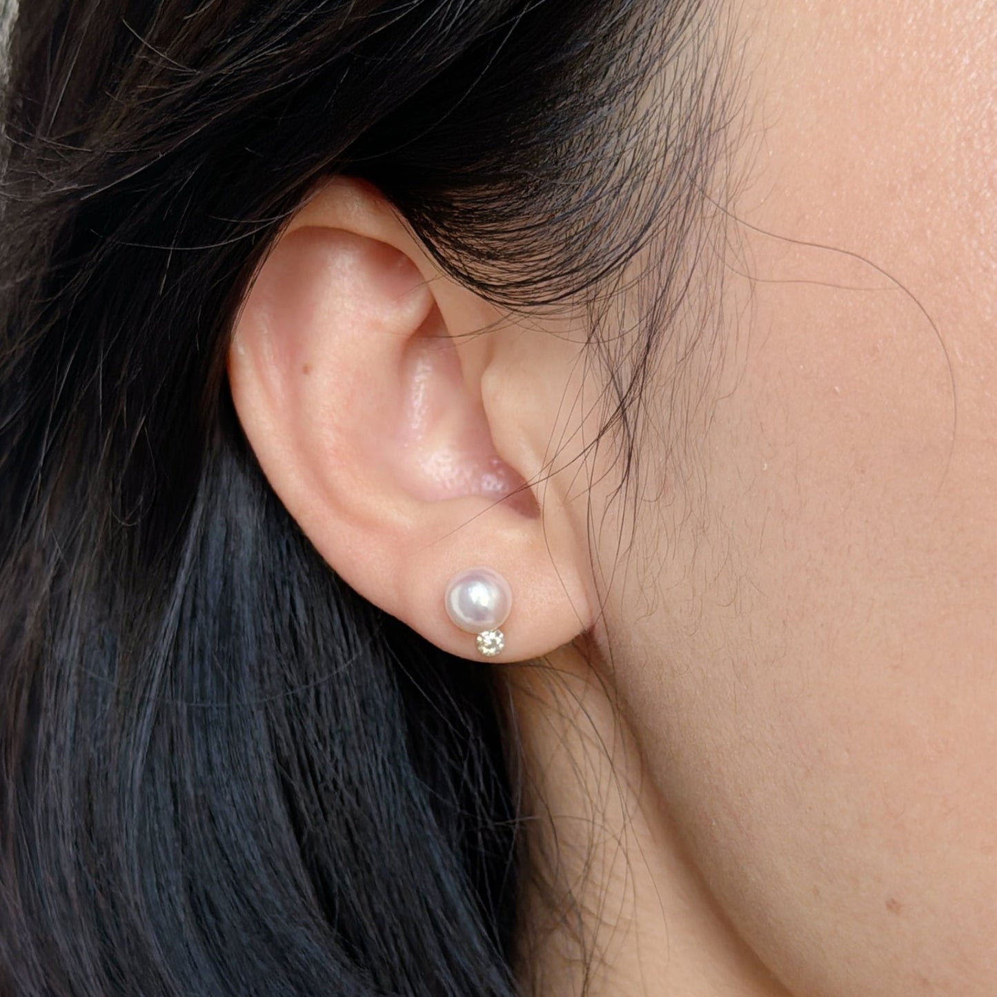 Akoya Pearl Earrings in 18K Yellow Gold with Dangling Diamond, 7-7.5mm,d0.25ct