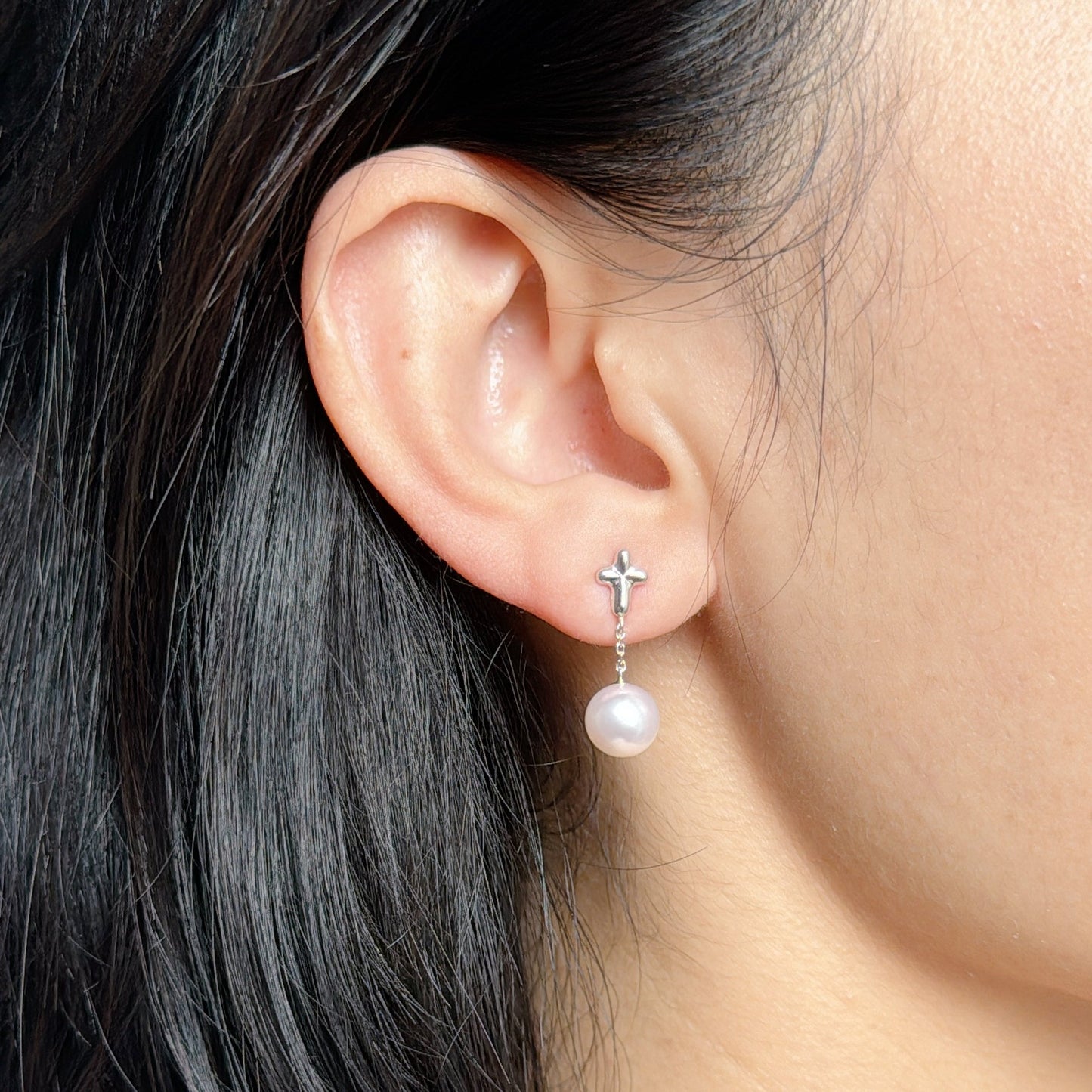 Akoya Pearl Earrings in 18K White Gold, 8-8.5mm