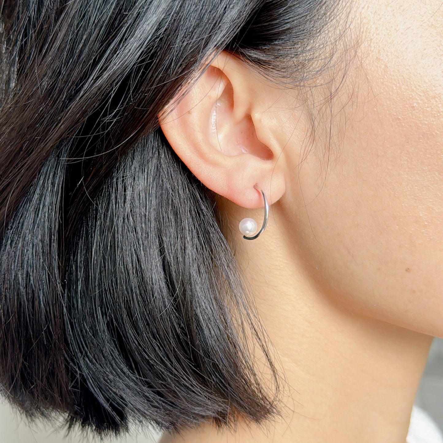 Akoya Pearl Earrings in 18K White Gold, 6-6.5mm