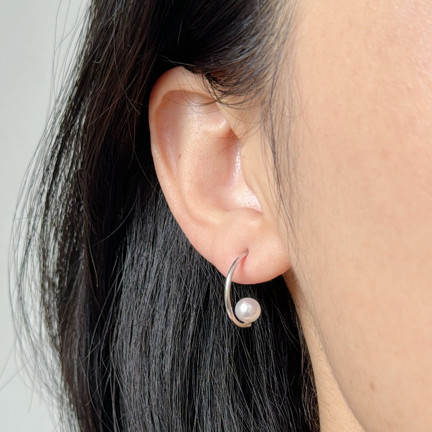 Akoya Pearl Earrings in 18K White Gold, 6-6.5mm