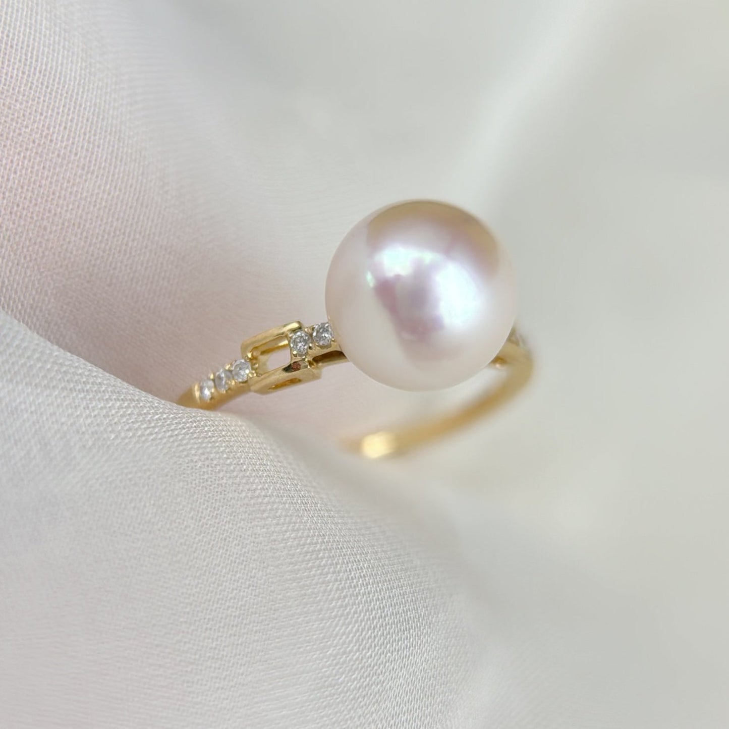 Akoya Pearl Ring in 18K Yellow Gold with Diamond, 8-8.5mm,d0.05ct