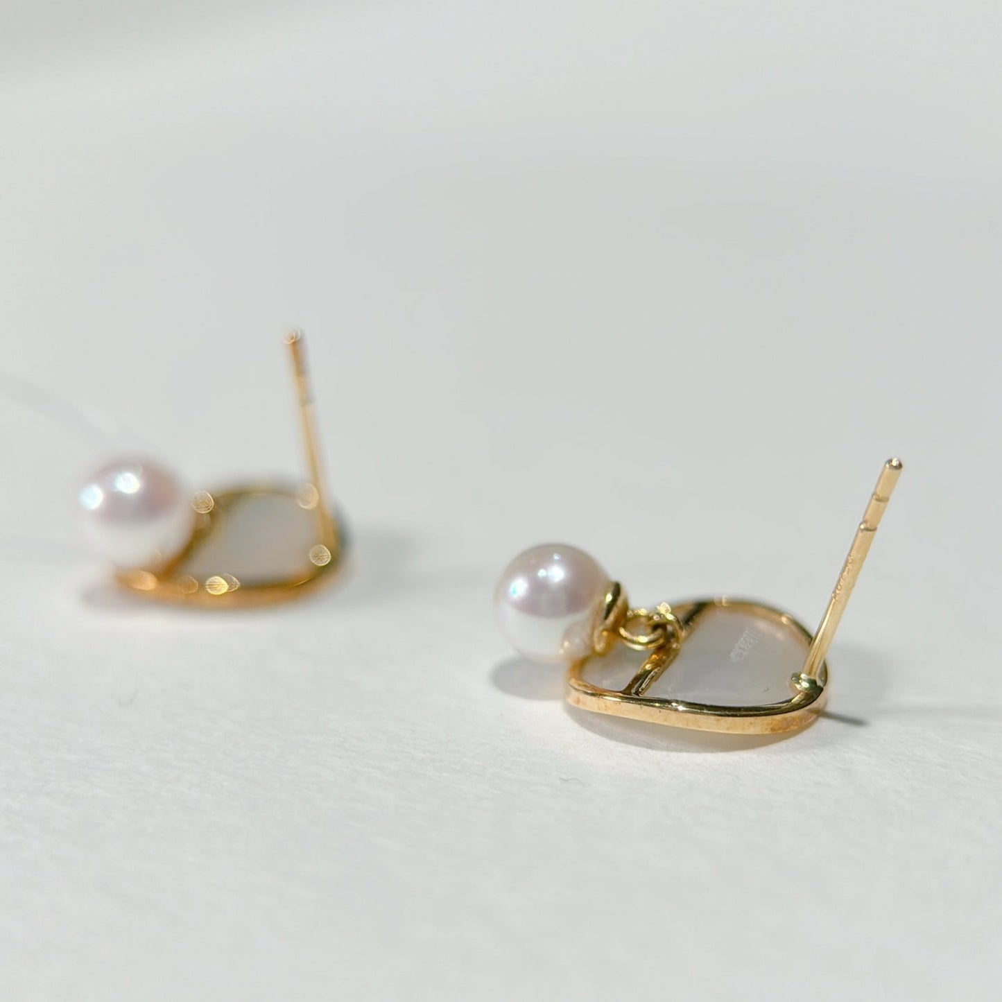 Mother of Pearl and Akoya Pearl Earrings in 18K Yellow Gold, 5-5.5mm