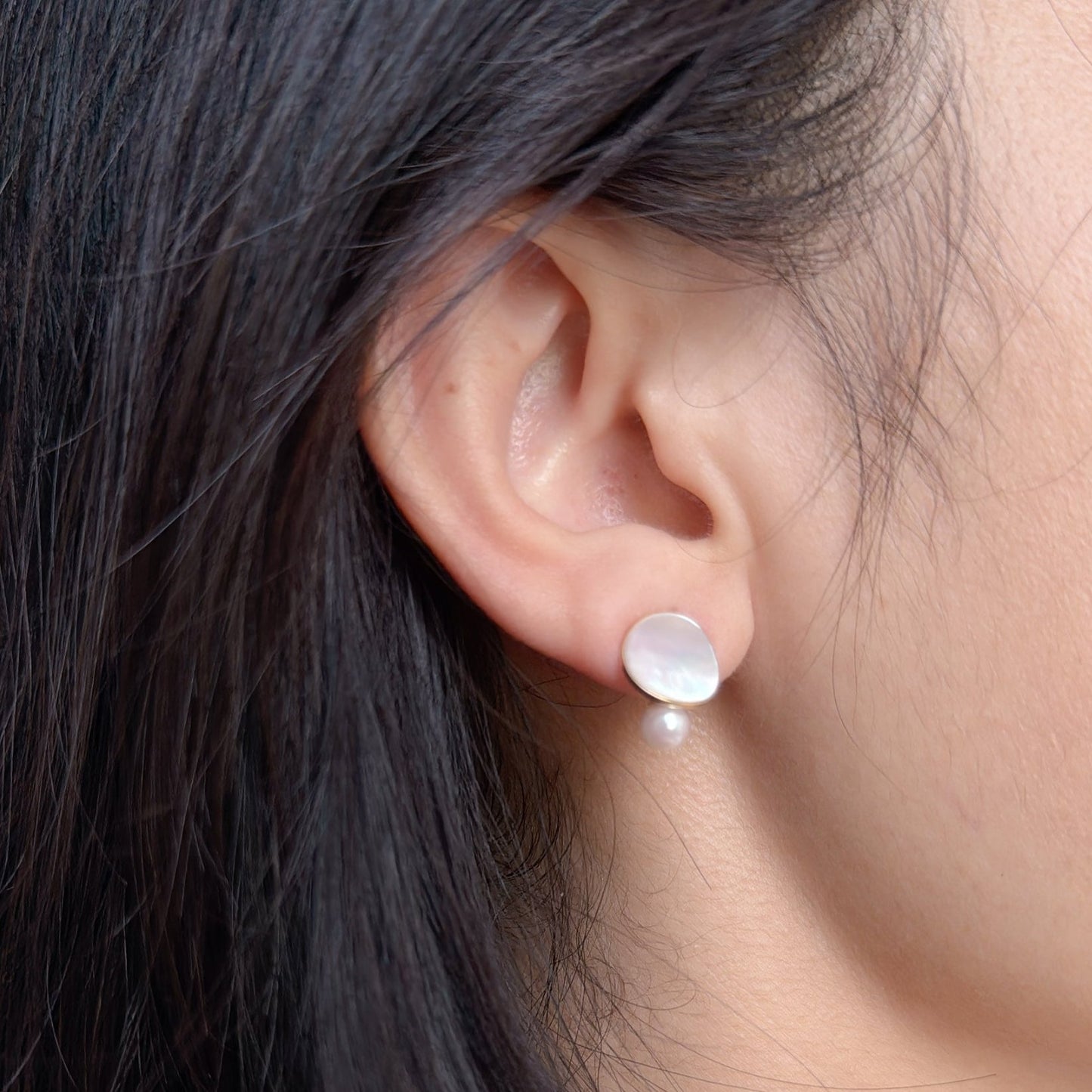 Mother of Pearl and Akoya Pearl Earrings in 18K Yellow Gold, 5-5.5mm