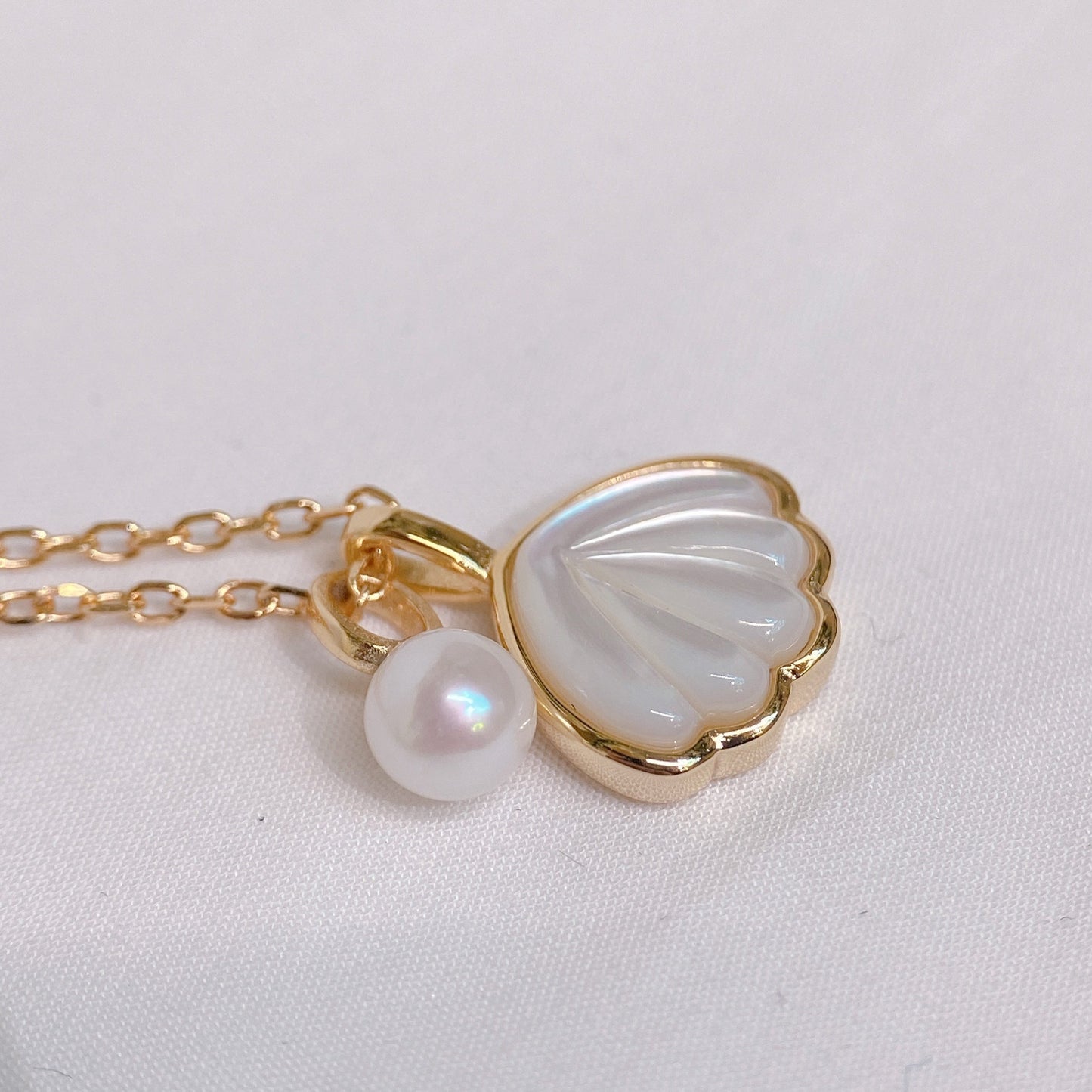 Yellow Gold Plated Sterling Silver Freshwater Pearl Necklace with Mother of Pearl, NL11