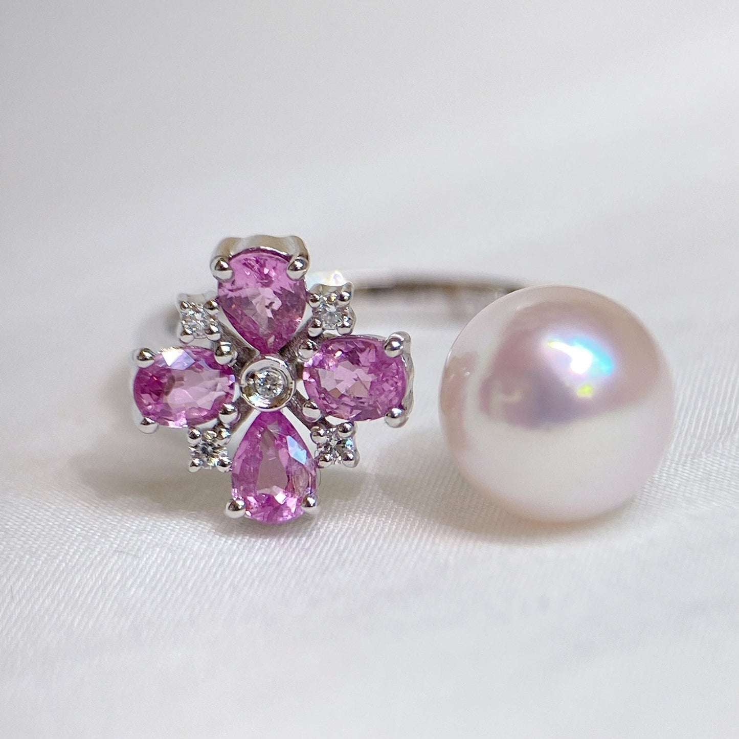 Akoya Pearl and Pink Sapphire Ring in 18K White Gold with Diamond, ps0.7ct,d0.045ct,8-8.5mm