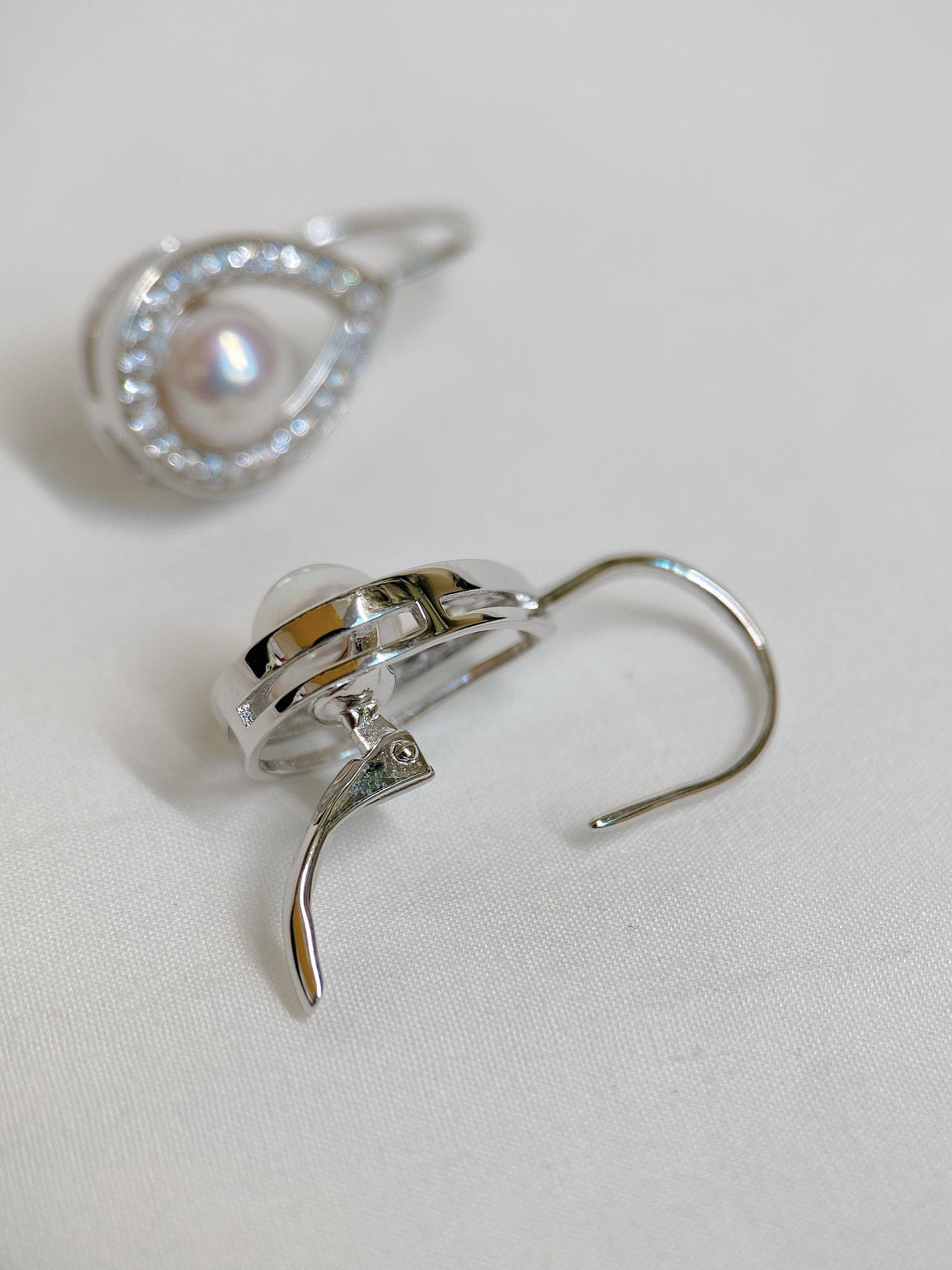 White Gold Plated Sterling Silver Freshwater Pearl Earrings, ER7