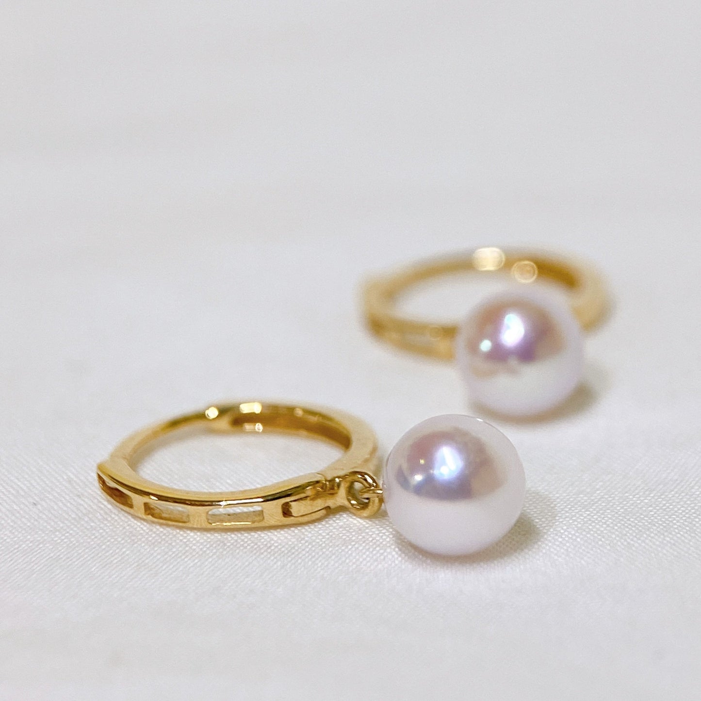 Akoya Pearl Earrings in 18K Yellow Gold 5-5.5mm