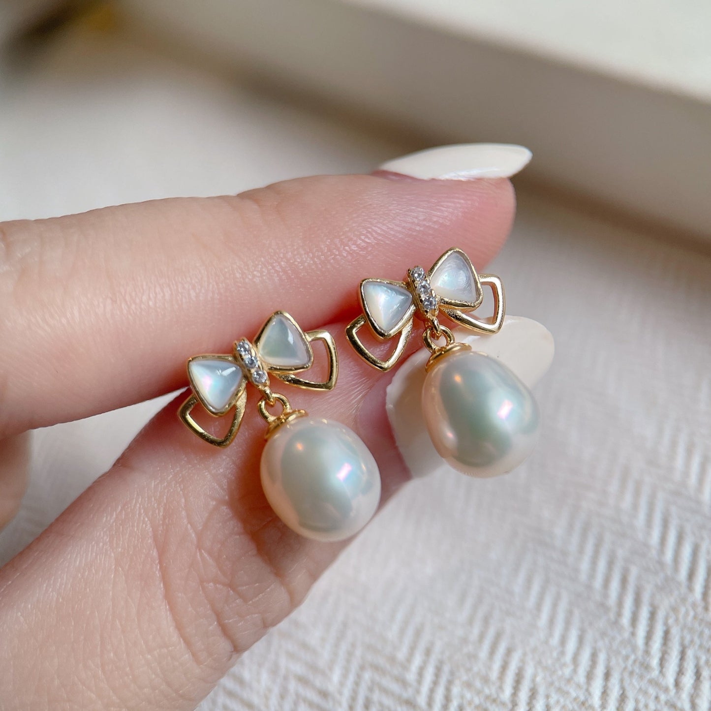 Yellow Gold Plated Sterling Silver Freshwater Pearl Earrings with Mother of Pearl, ER36