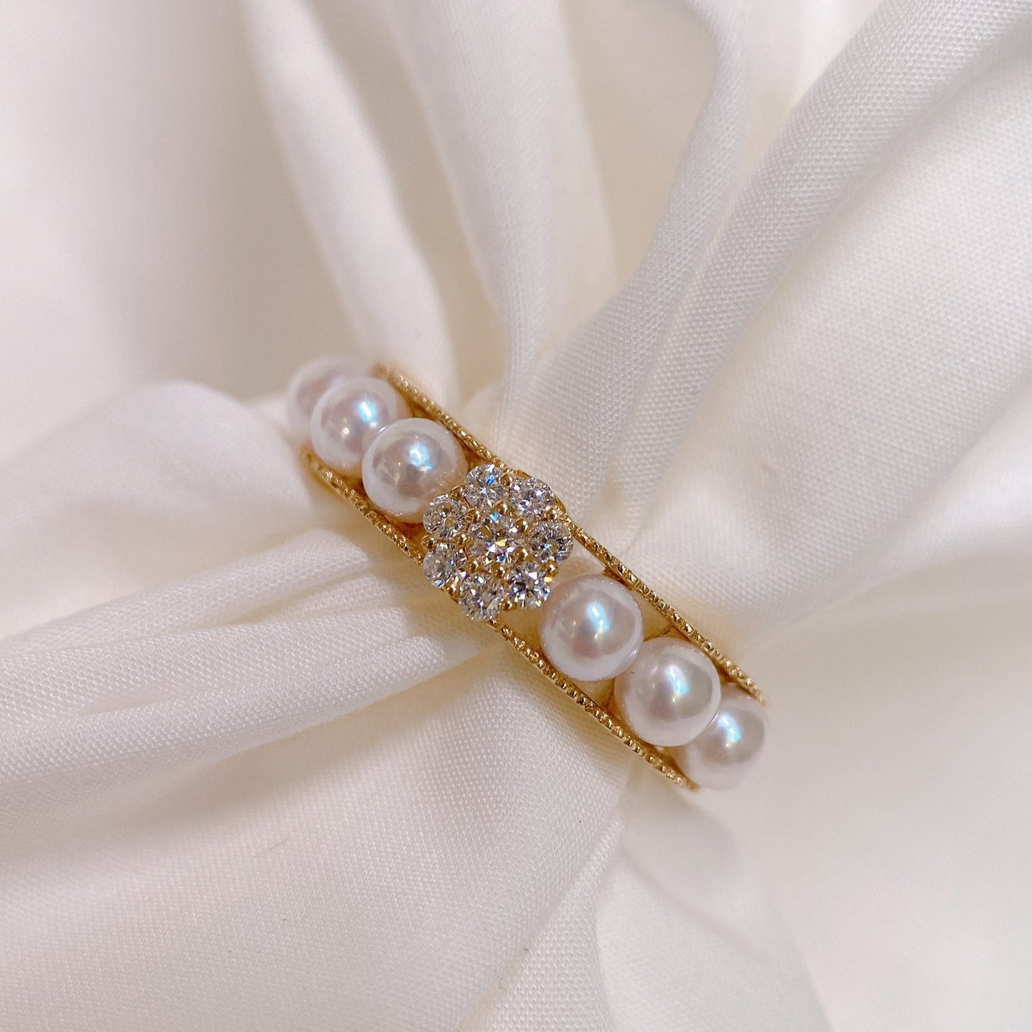 Baby Akoya Pearl Ring with Diamond in 18k Yellow Gold 0.25ct,3.5-4mm