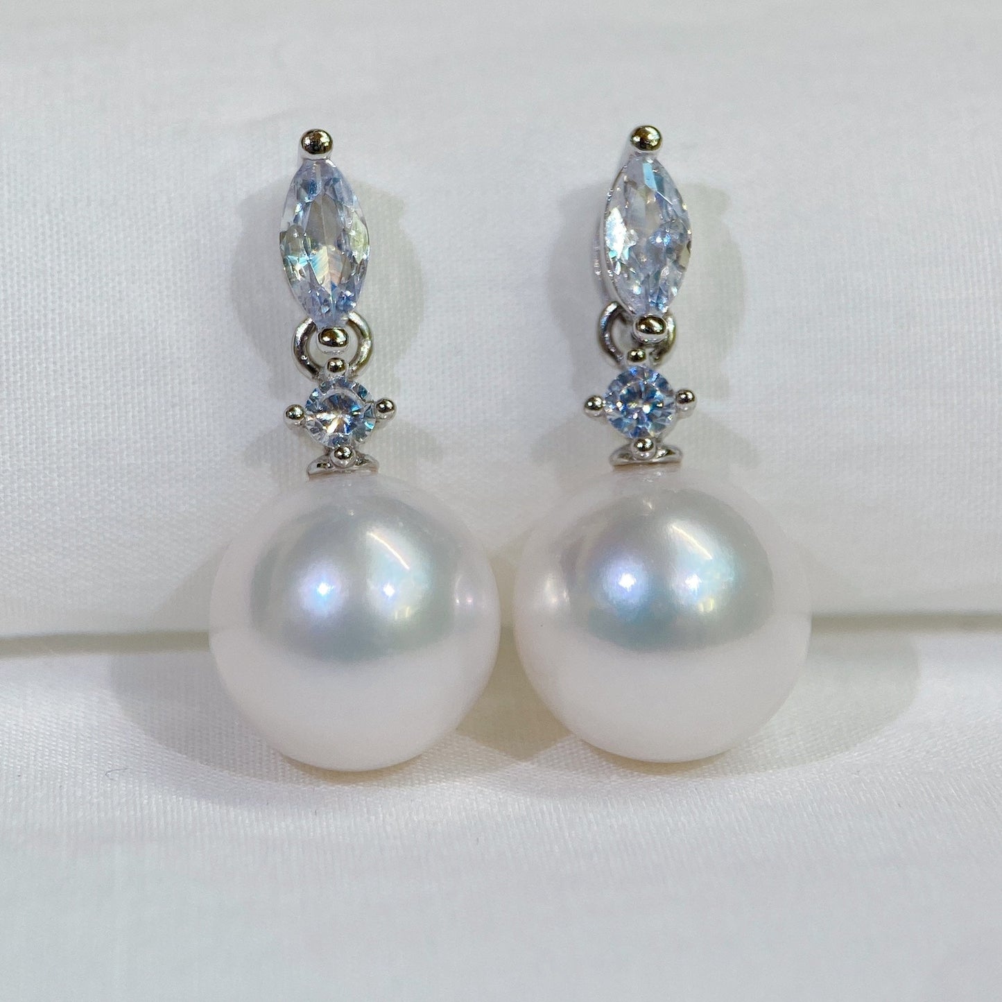White Gold Plated Sterling Silver Freshwater Pearl Earrings, ER54