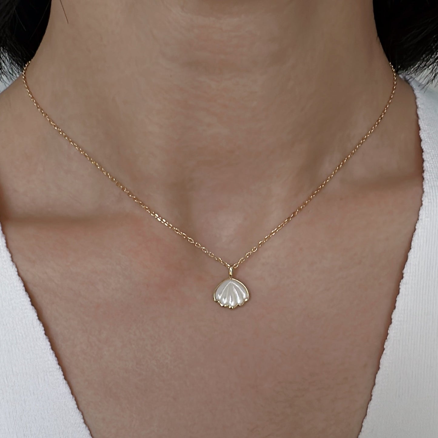 Yellow Gold Plated Sterling Silver Freshwater Pearl Necklace with Mother of Pearl, NL11