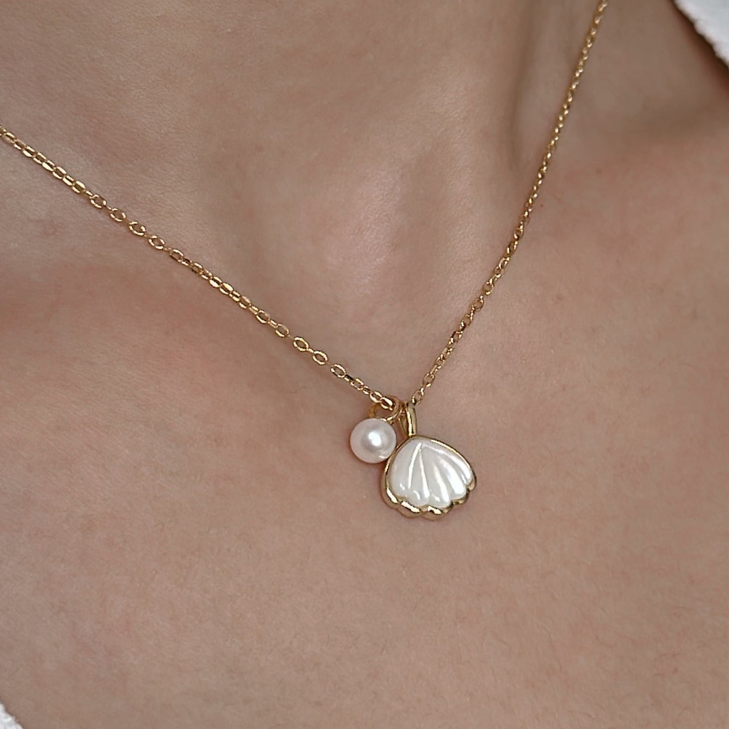 Yellow Gold Plated Sterling Silver Freshwater Pearl Necklace with Mother of Pearl, NL11