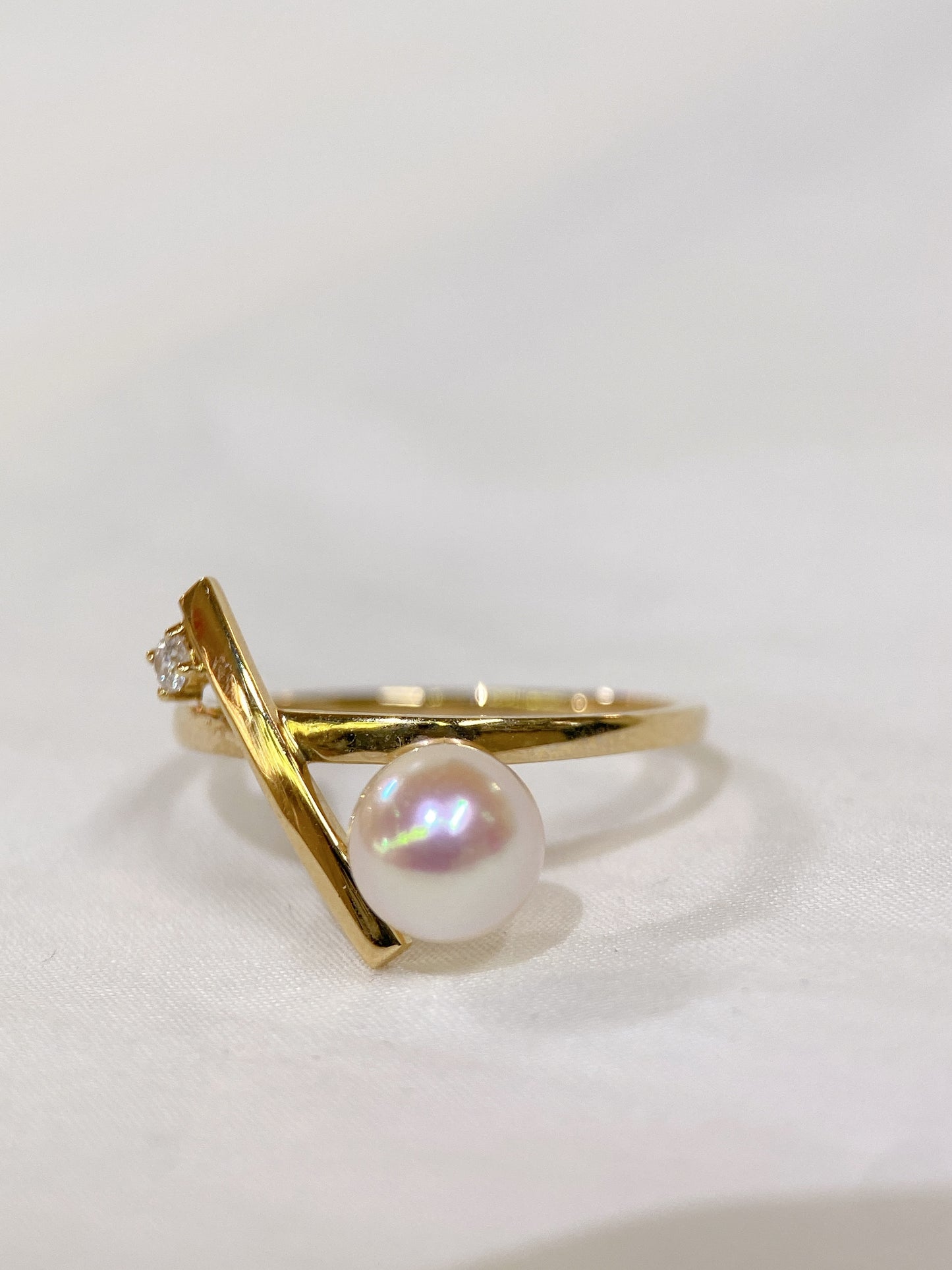 Akoya Pearl Ring in 18K Yellow Gold with Diamond, d0.03ct,6-6.5mm