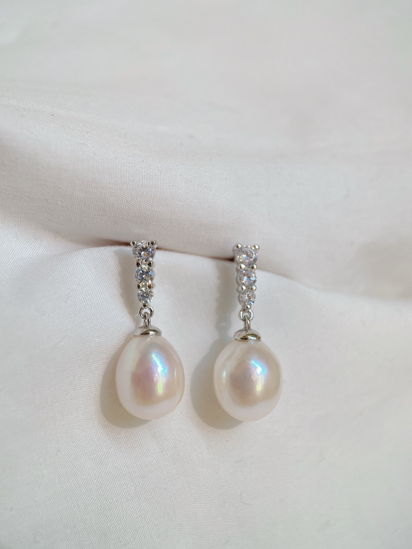 White Gold Plated Sterling Silver Freshwater Pearl Earrings, ER19