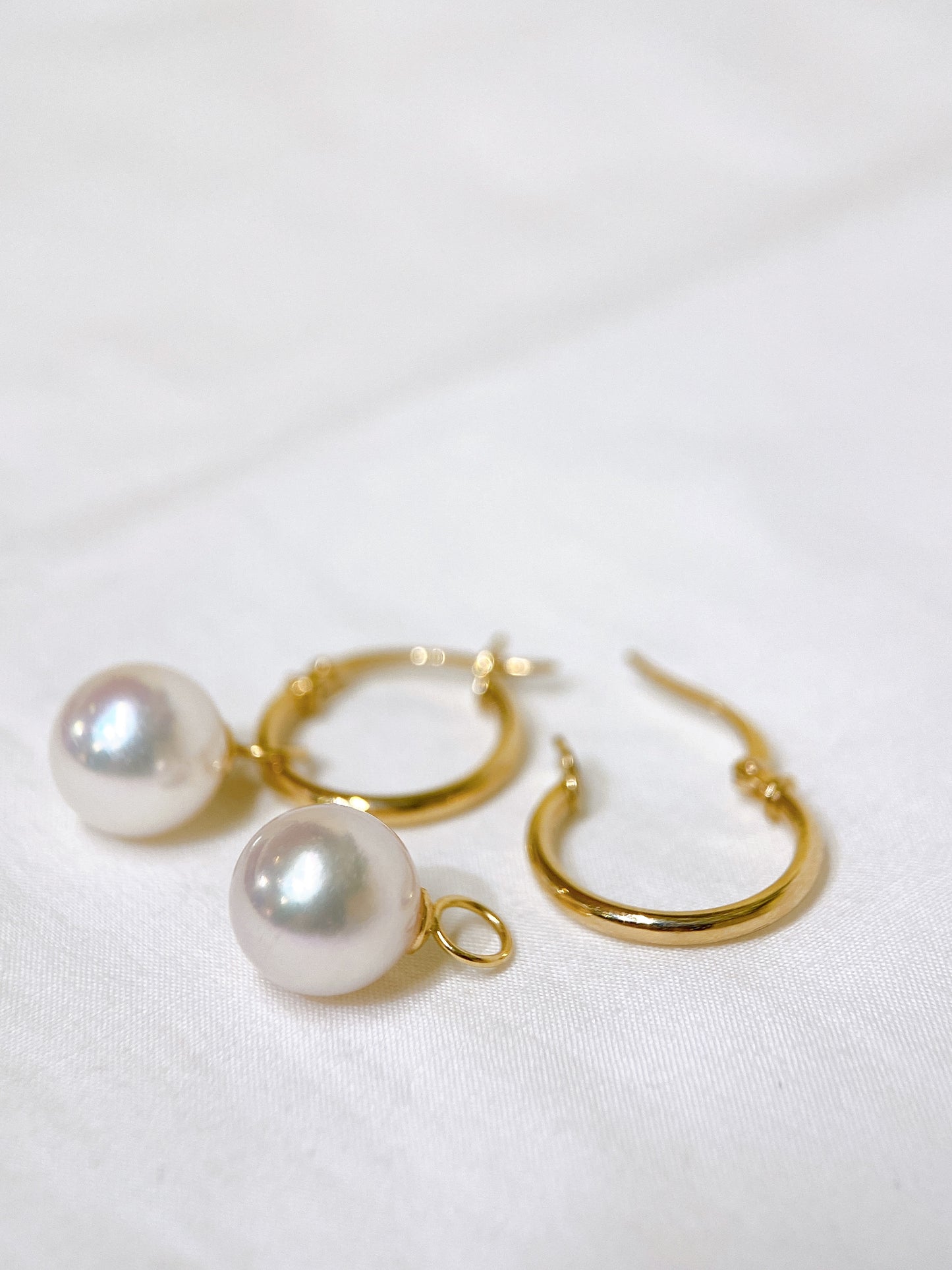 Akoya Pearl Earrings in 18K Yellow Gold 8-8.5mm