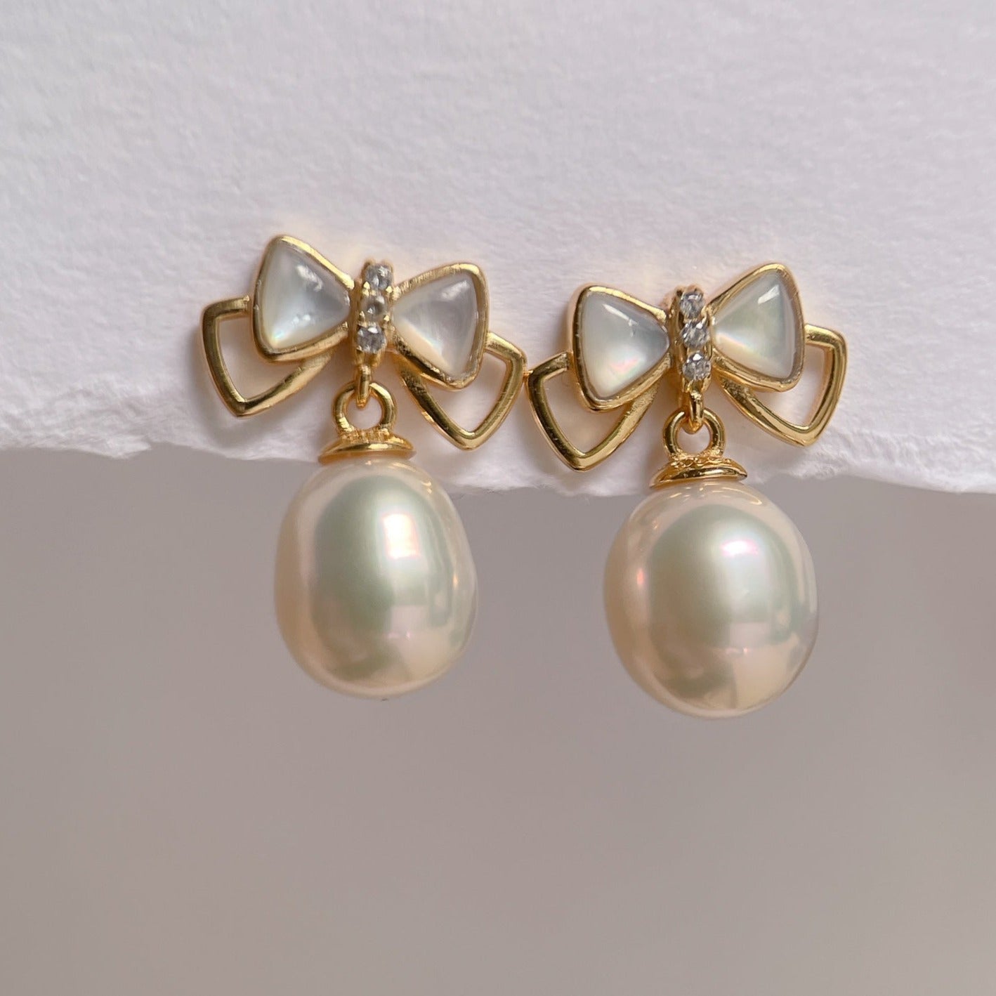 Yellow Gold Plated Sterling Silver Freshwater Pearl Earrings with Mother of Pearl, ER36