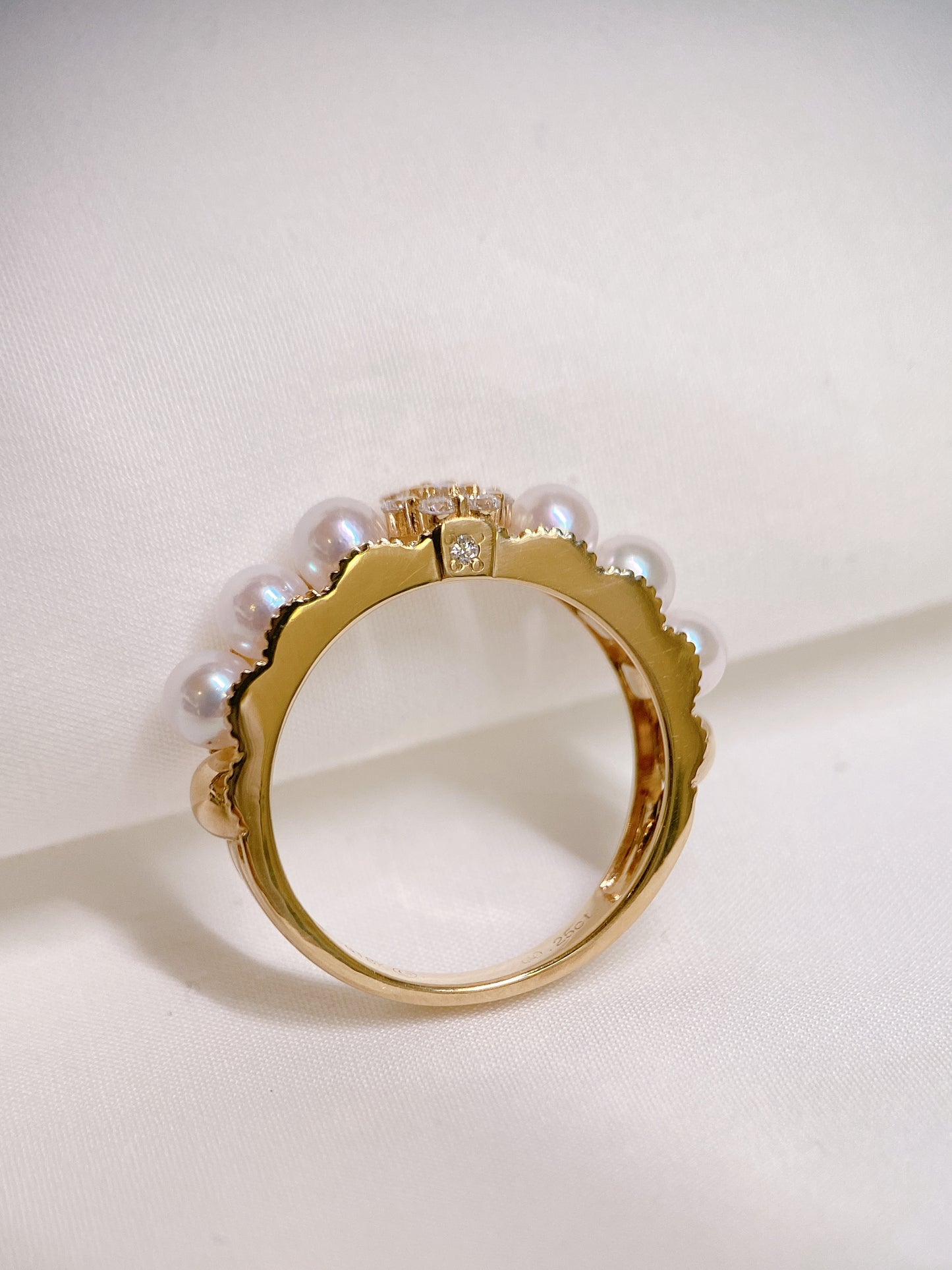 Baby Akoya Pearl Ring with Diamond in 18k Yellow Gold 0.25ct,3.5-4mm