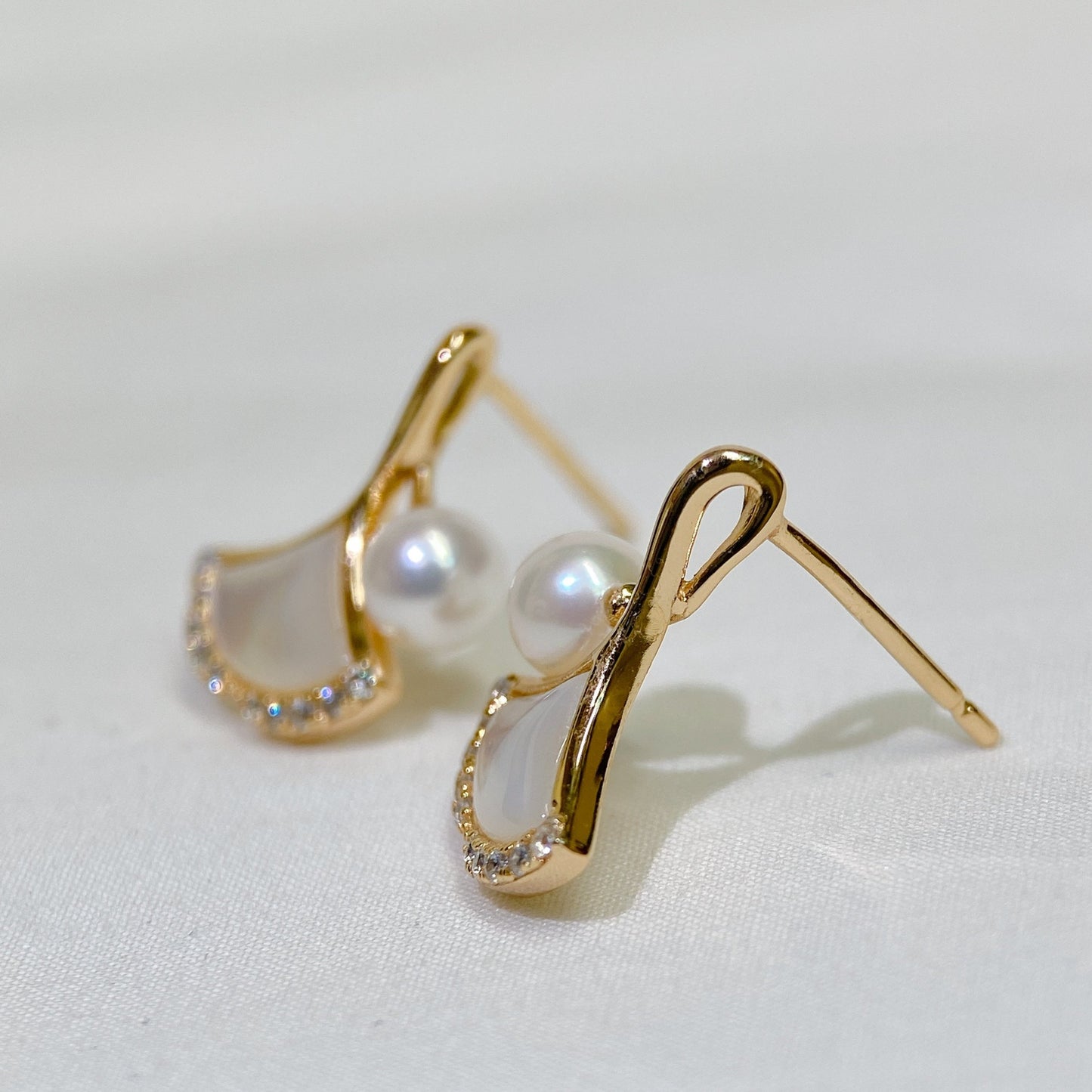 Yellow Gold Plated Sterling Silver Freshwater Pearl Earrings with Mother of Pearl, ER51