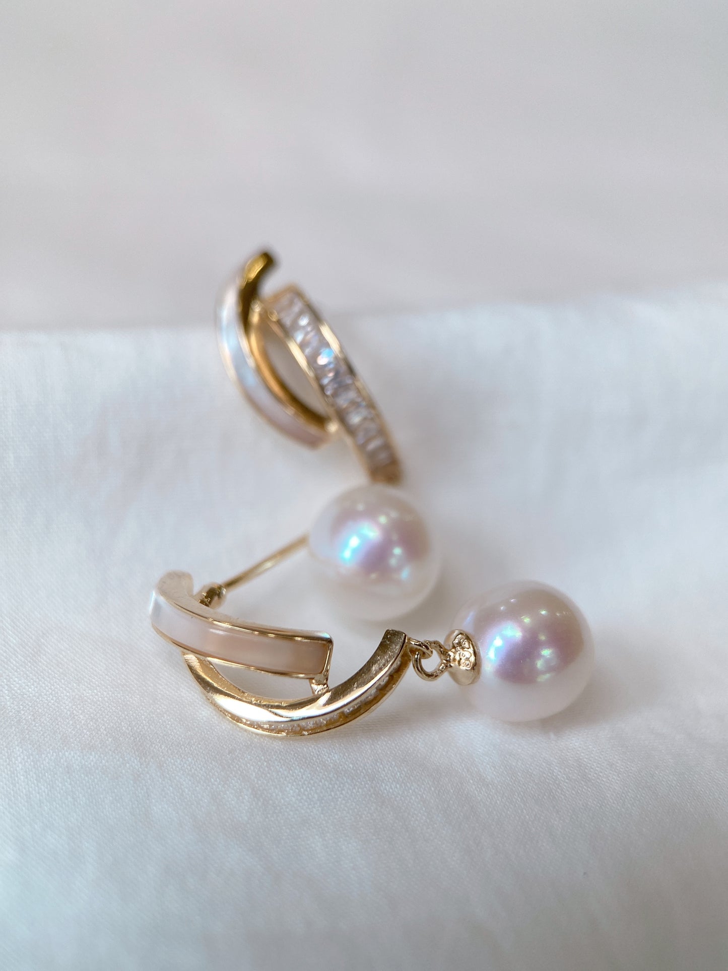 Yellow Gold Plated Sterling Silver Freshwater Pearl Earrings with Mother of Pearl, ER49