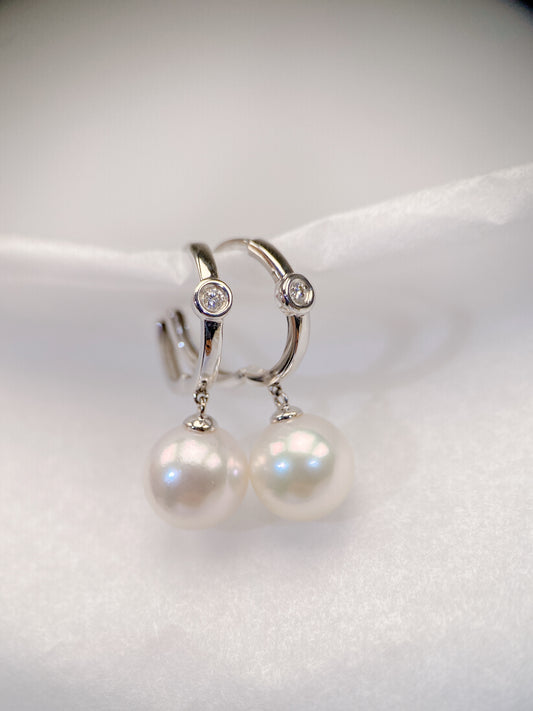 Akoya Pearl Hoop Earrings in 18k White Gold with Diamond, d0.06ct,9-9.5mm